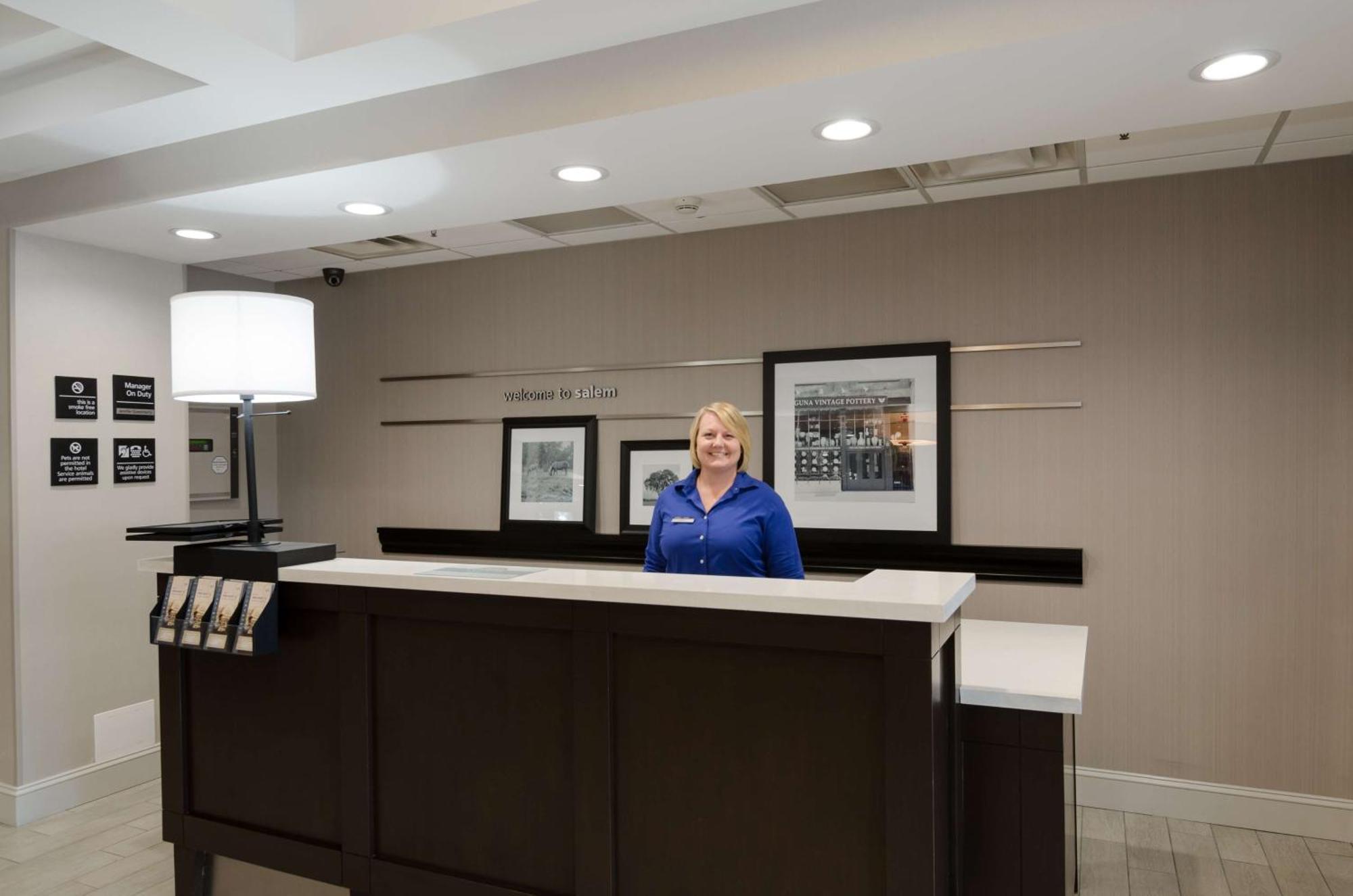 Hampton Inn Salem Dış mekan fotoğraf